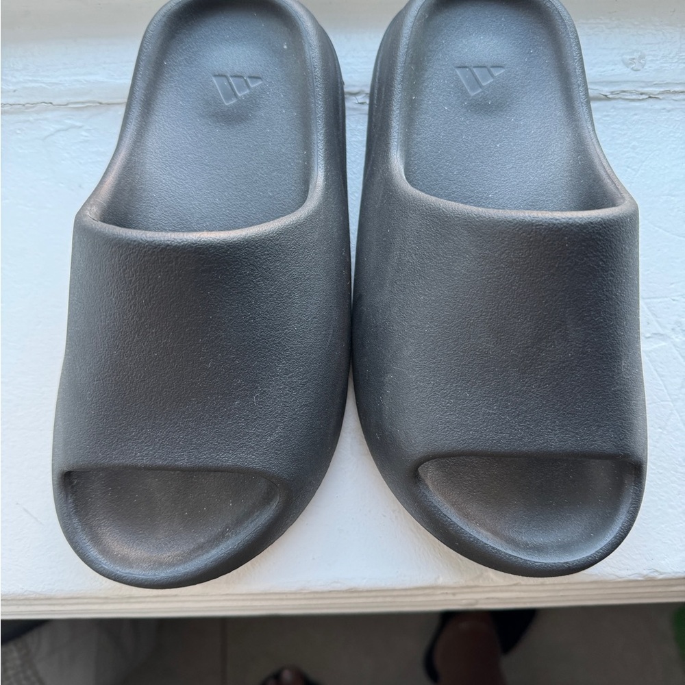 Authentic Yeezy - Picture 3 of 10